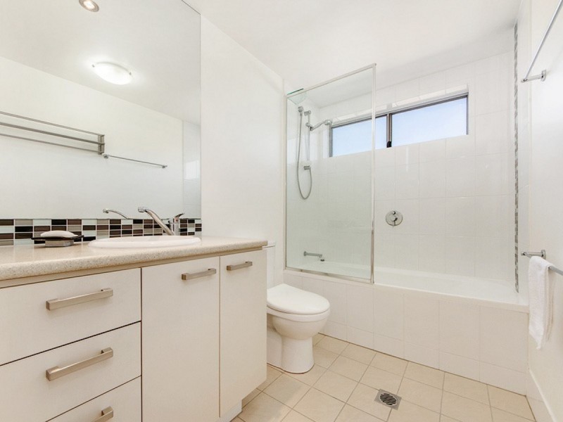 5/15 Laver Drive, Robina QLD 4226