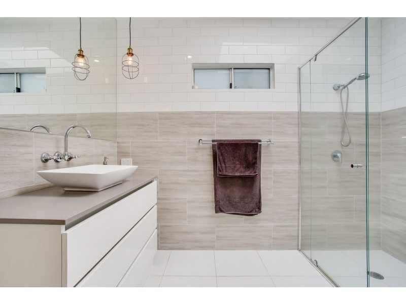 118 West Burleigh Road, Burleigh Heads QLD 4220