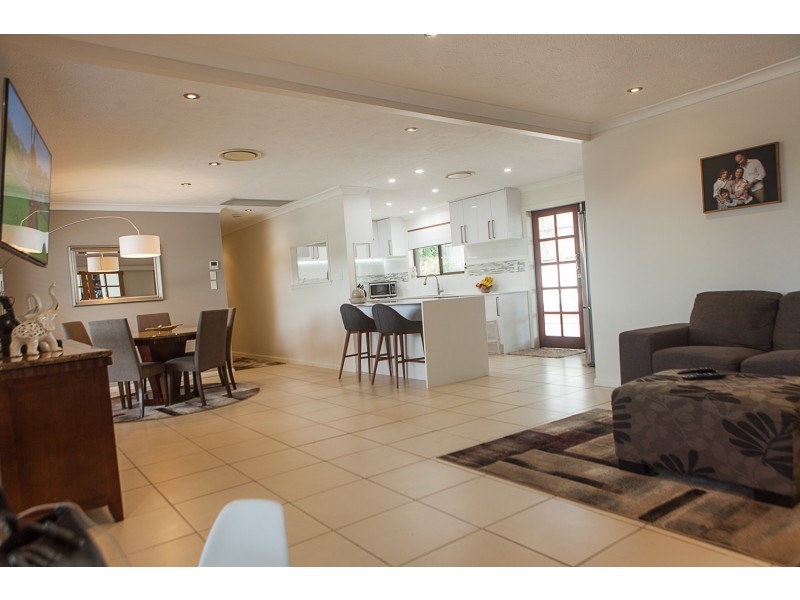 8 Aberdeen Court, Highland Park QLD 4211