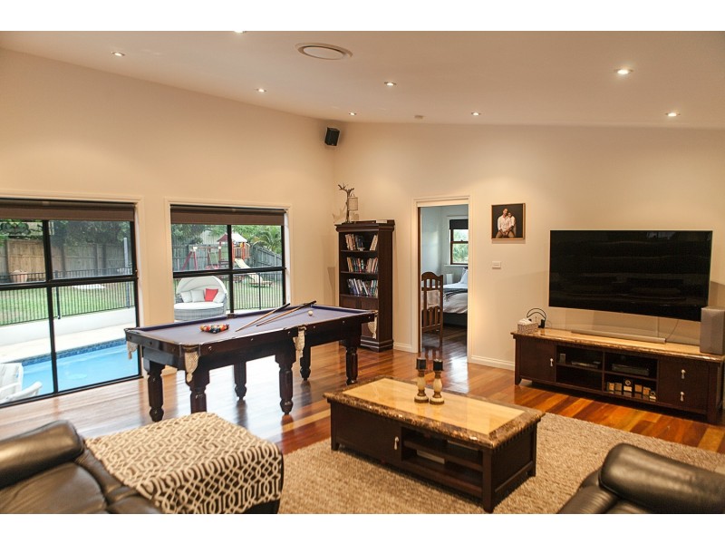 8 Aberdeen Court, Highland Park QLD 4211