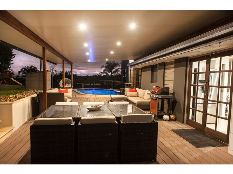 8 Aberdeen Court, Highland Park QLD 4211