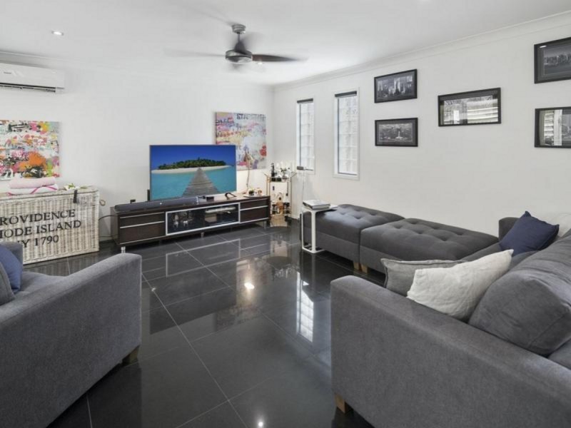 1/15 Miami Shore Parade, Miami QLD 4220