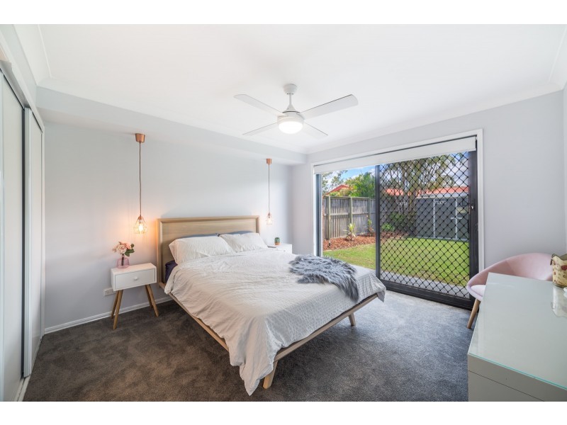 11 Lindeman Court, Mermaid Waters QLD 4218