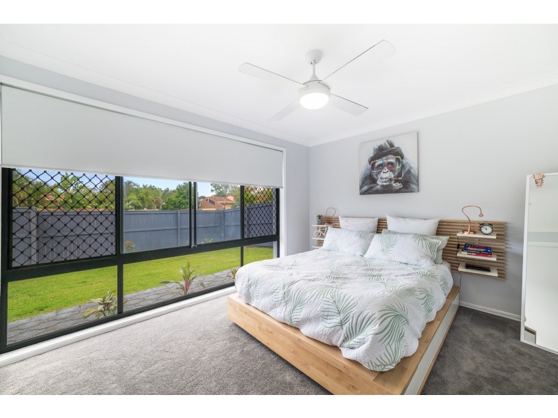 11 Lindeman Court, Mermaid Waters QLD 4218