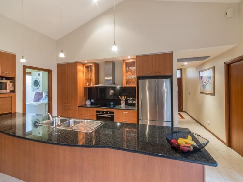 14 Bergamo Drive, Varsity Lakes QLD 4227