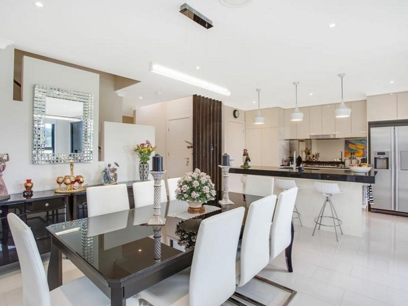 24 Peninsula Drive, Robina QLD 4226