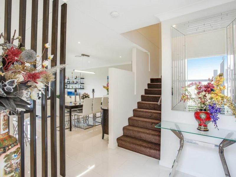 24 Peninsula Drive, Robina QLD 4226