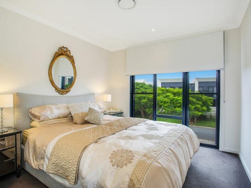 24 Peninsula Drive, Robina QLD 4226