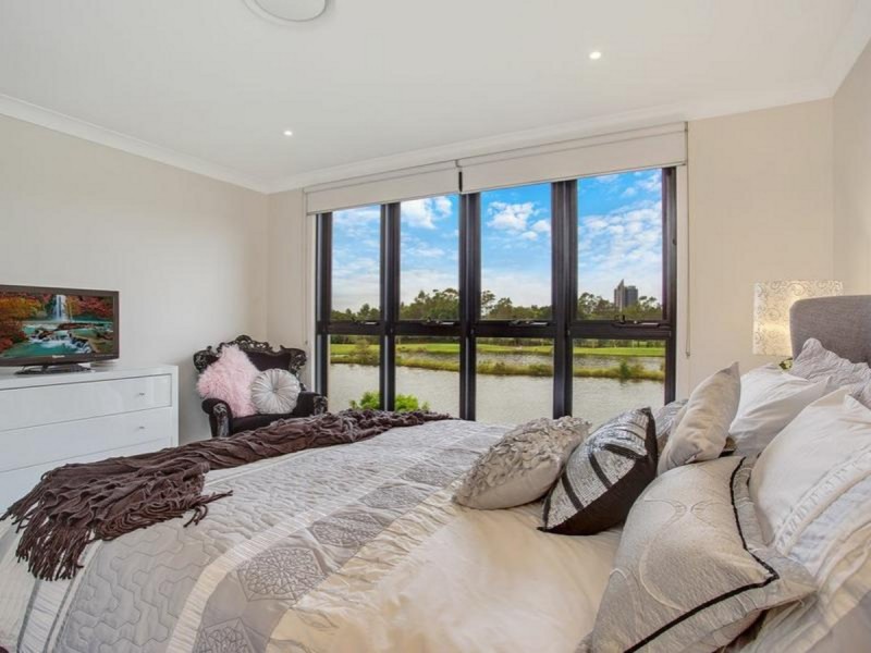 24 Peninsula Drive, Robina QLD 4226