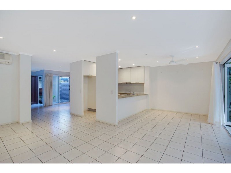 39 Riverwalk Avenue, Robina QLD 4226