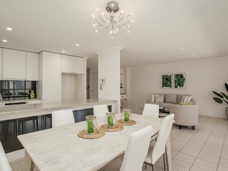 45 Riverwalk Avenue, Robina QLD 4226