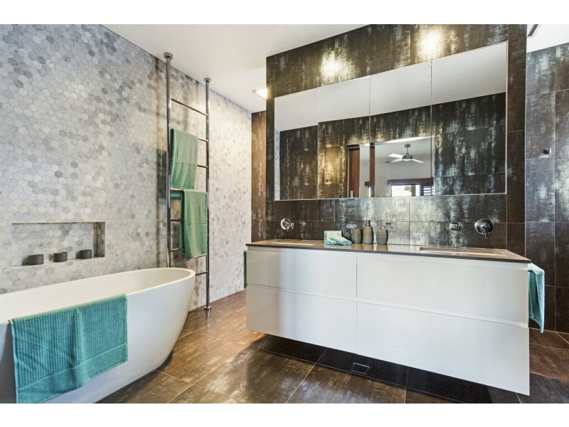 23 Riviera Road, Miami QLD 4220