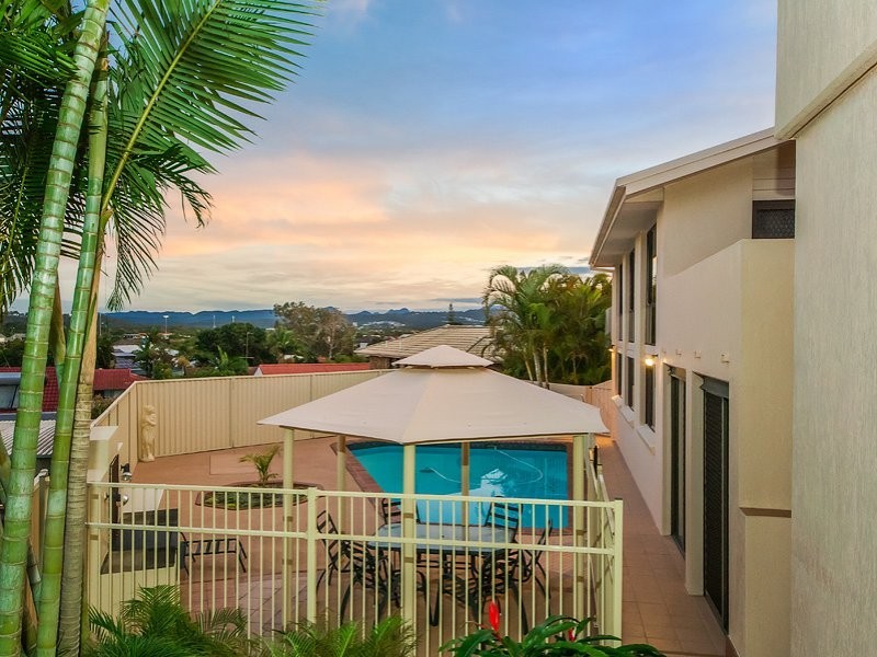 5 Kevin Court, Miami QLD 4220