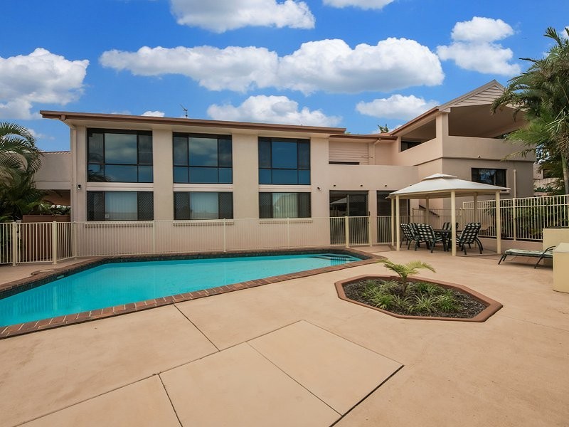 5 Kevin Court, Miami QLD 4220