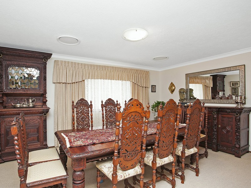 5 Kevin Court, Miami QLD 4220