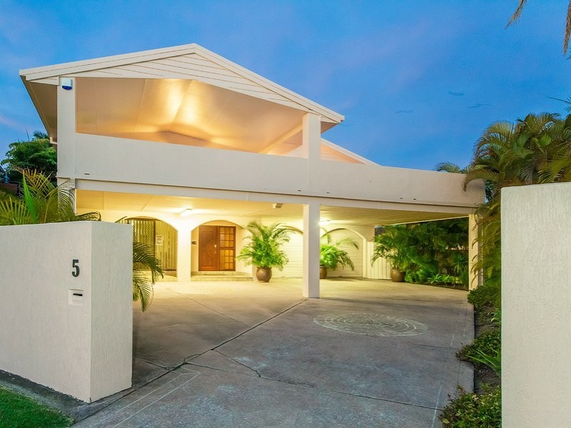 5 Kevin Court, Miami QLD 4220