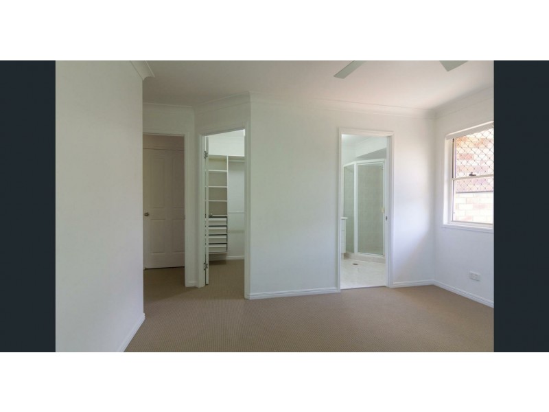 37 Thornleigh Crescent, Varsity Lakes QLD 4227