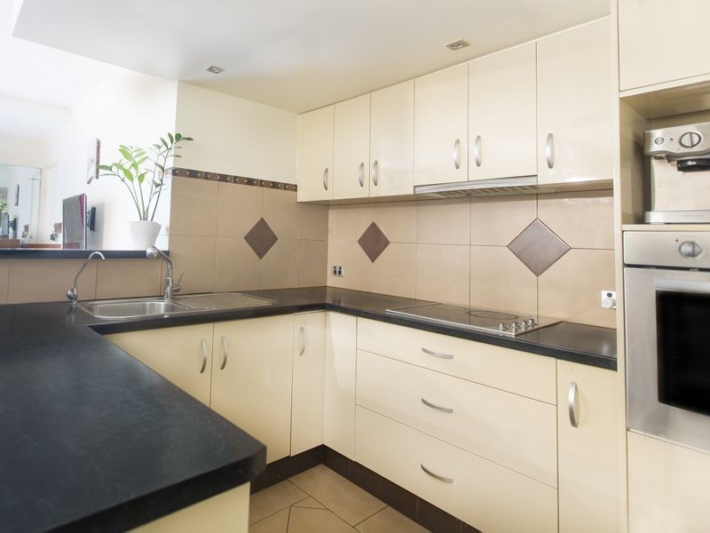 6/51 Pohlman Street, Southport QLD 4215