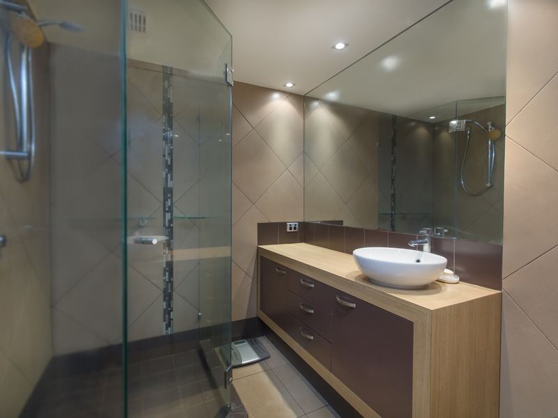 6/51 Pohlman Street, Southport QLD 4215