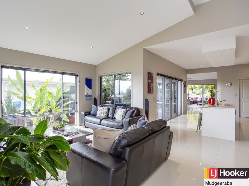 19 Worchester Terrace, Reedy Creek QLD 4227