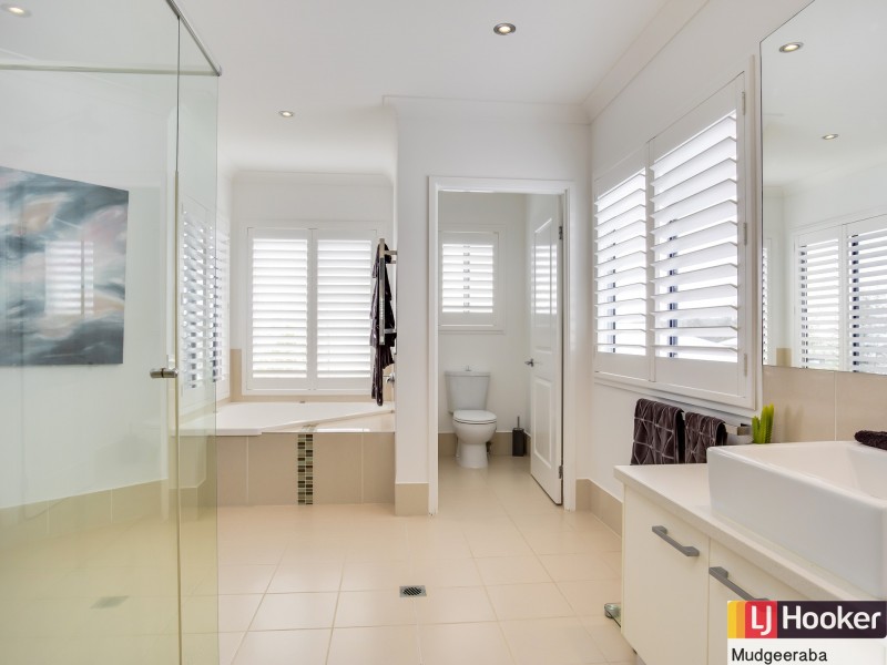 19 Worchester Terrace, Reedy Creek QLD 4227