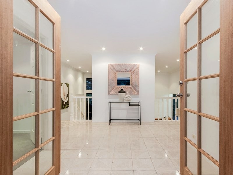 6 Akama Court, Mudgeeraba QLD 4213