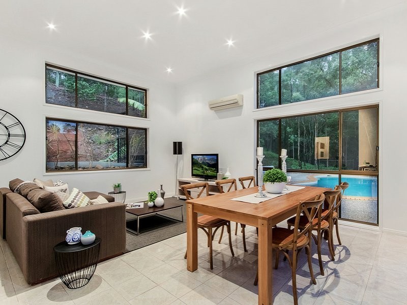 6 Akama Court, Mudgeeraba QLD 4213