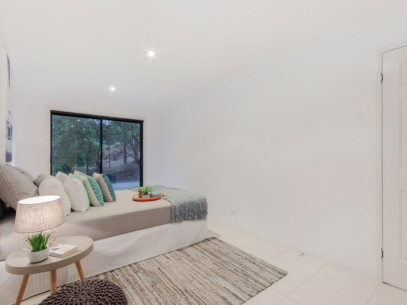 6 Akama Court, Mudgeeraba QLD 4213