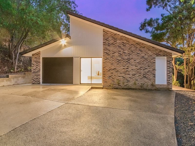 6 Akama Court, Mudgeeraba QLD 4213