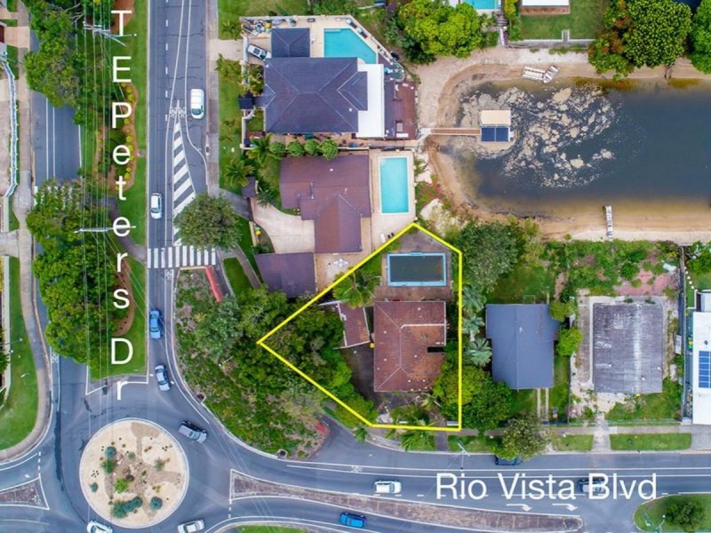 70 T E Peters Drive, Broadbeach Waters QLD 4218