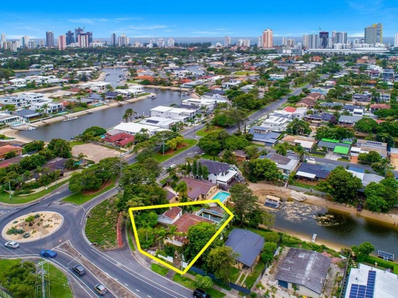 70 T E Peters Drive, Broadbeach Waters QLD 4218