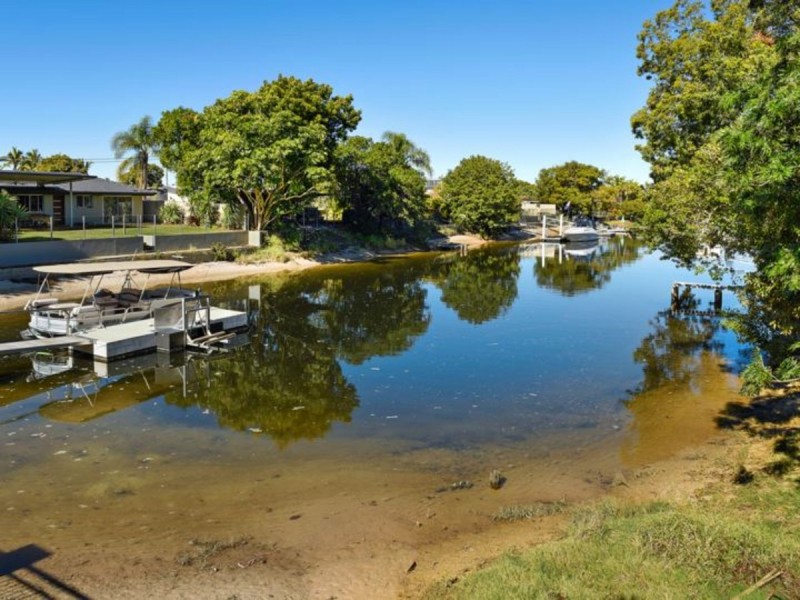 70 T E Peters Drive, Broadbeach Waters QLD 4218