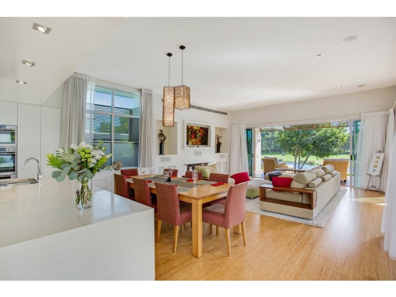 738 Peninsula Drive, Robina QLD 4226