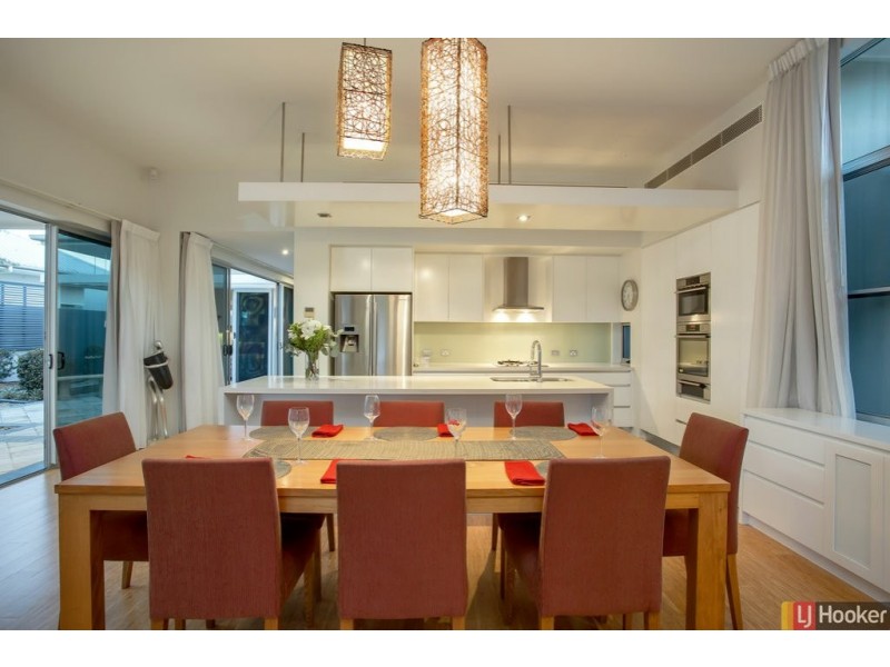 738 Peninsula Drive, Robina QLD 4226