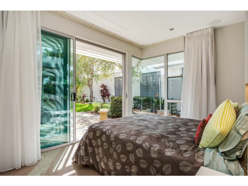 738 Peninsula Drive, Robina QLD 4226