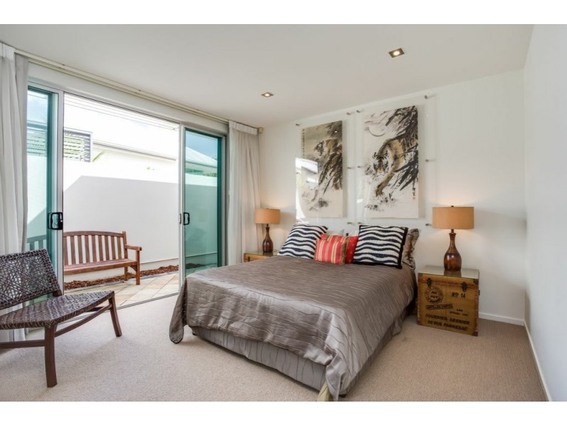 738 Peninsula Drive, Robina QLD 4226