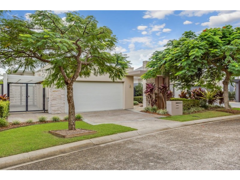 738 Peninsula Drive, Robina QLD 4226