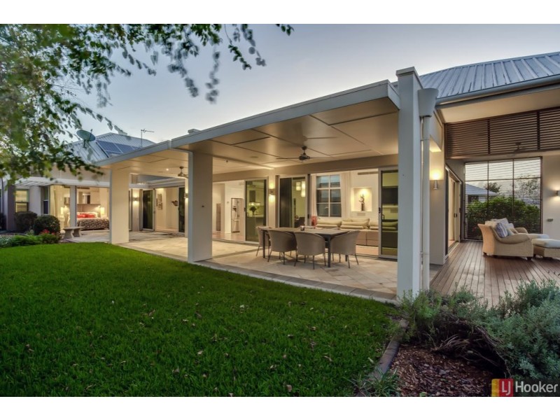 738 Peninsula Drive, Robina QLD 4226