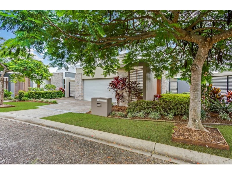 738 Peninsula Drive, Robina QLD 4226
