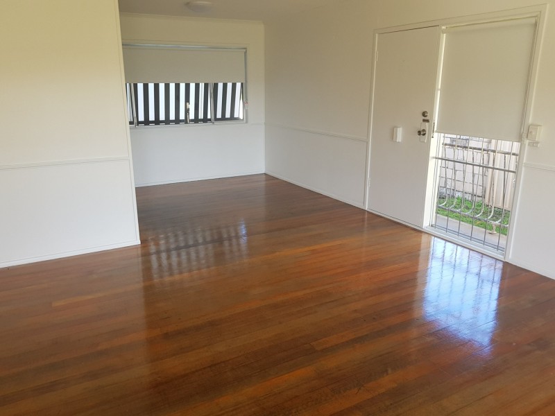 5 Ensenada Court, Broadbeach Waters QLD 4218