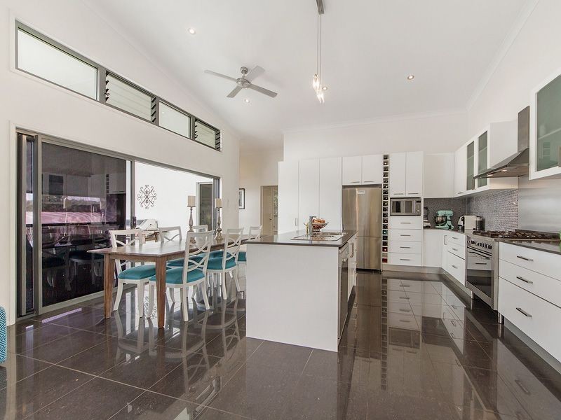 18 Willow Tree Drive, Reedy Creek QLD 4227