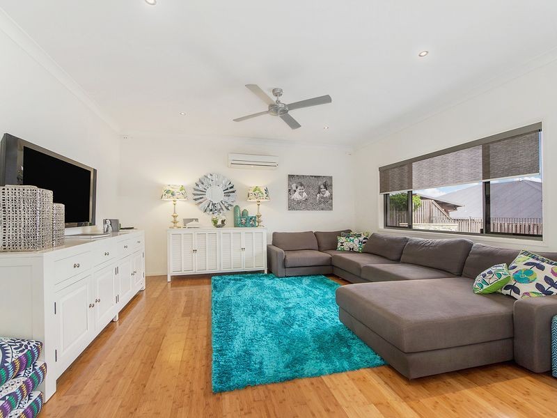 18 Willow Tree Drive, Reedy Creek QLD 4227