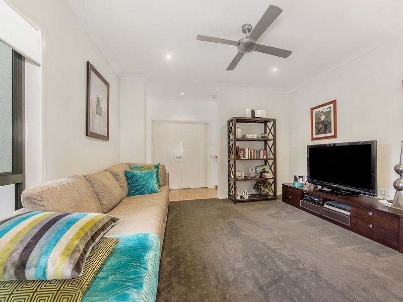 18 Willow Tree Drive, Reedy Creek QLD 4227