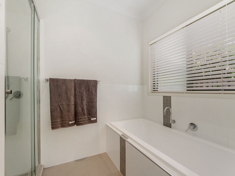 18 Willow Tree Drive, Reedy Creek QLD 4227