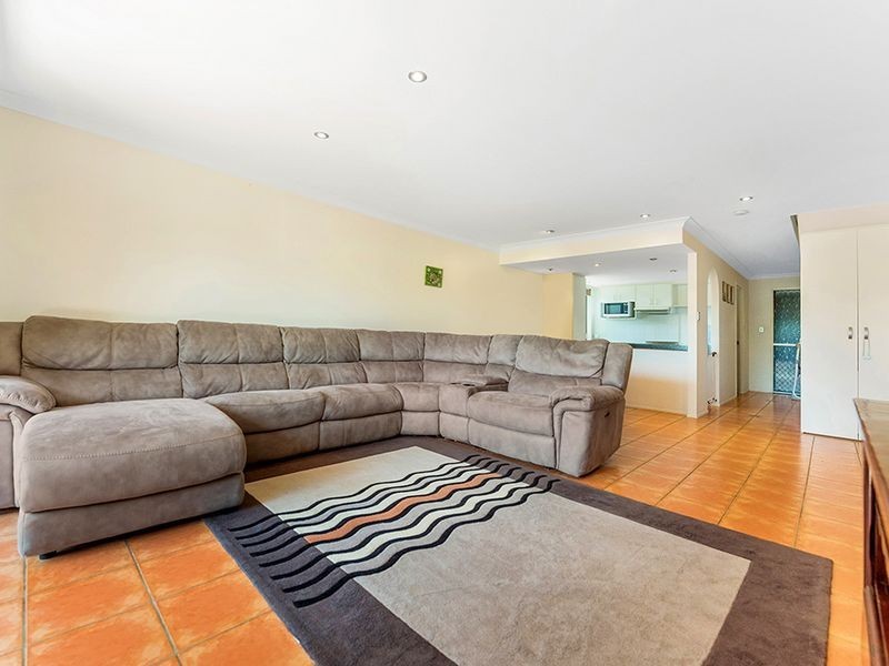 1/145 Government Road, Labrador QLD 4215