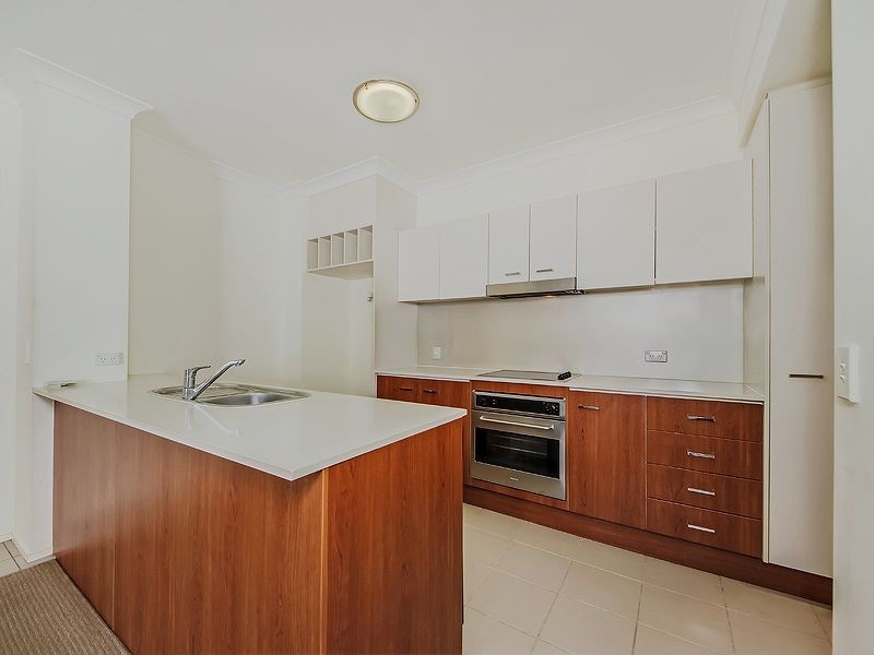 42/13 Bright Avenue, Labrador QLD 4215