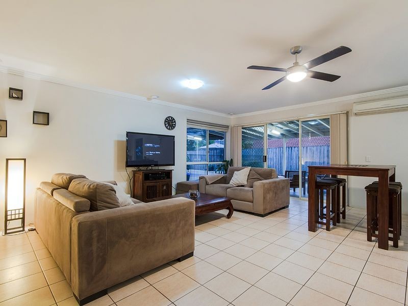 9 Leicester Terrace, Mudgeeraba QLD 4213