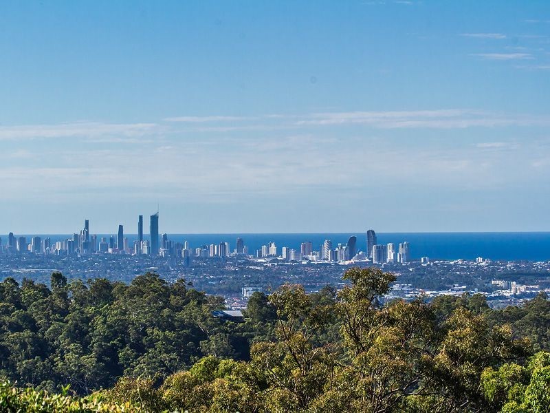 64 Brackenfield Court, Bonogin QLD 4213