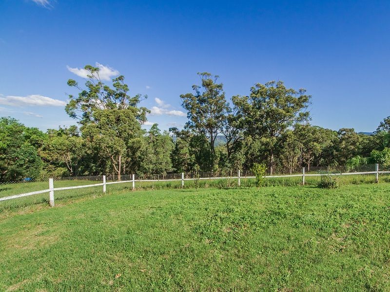 64 Brackenfield Court, Bonogin QLD 4213