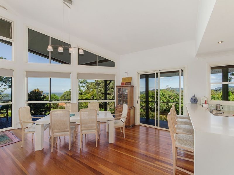 64 Brackenfield Court, Bonogin QLD 4213